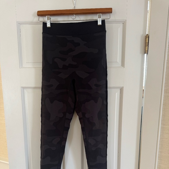 Ultracore Size Large came leggings with double velvet strip on sides - Picture 4 of 6